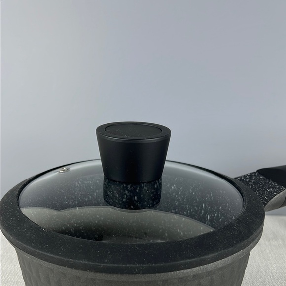 D&W Deane and White Sauce Pan Non Stick With Lid 7" 1.9-Qt Dishwasher Safe NEW - Picture 3 of 8